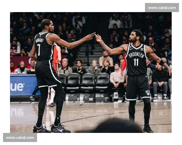 杜兰特与萌娃石头剪子布两连胜，暖心互动萌翻全场