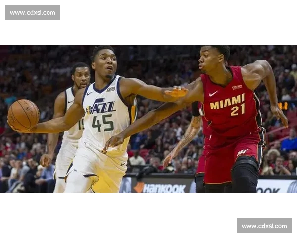 爆发式蜕变!小米切尔季后赛场均 15+6 创生涯新高,热火 2400 万续约锁定后场未来 爆发式蜕变!小米切尔季后赛场均 15+6 创生涯新高,热火 2400 万续约锁定后场未来